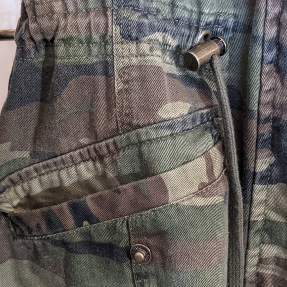 White Crow (Anthropology) Camouflage Utility Jacket. Size:. XS - Picture 7 of 11